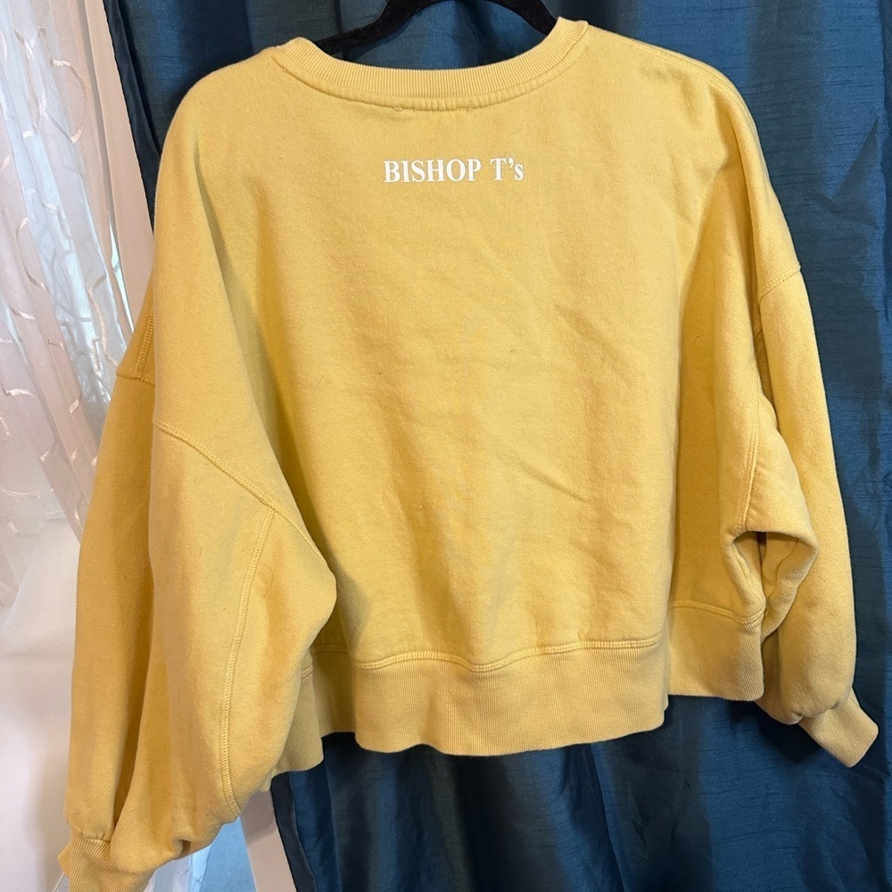 Zenana Outfitters Soft Yellow Cropped Sweatshirt size Large - Picture 2 of 3